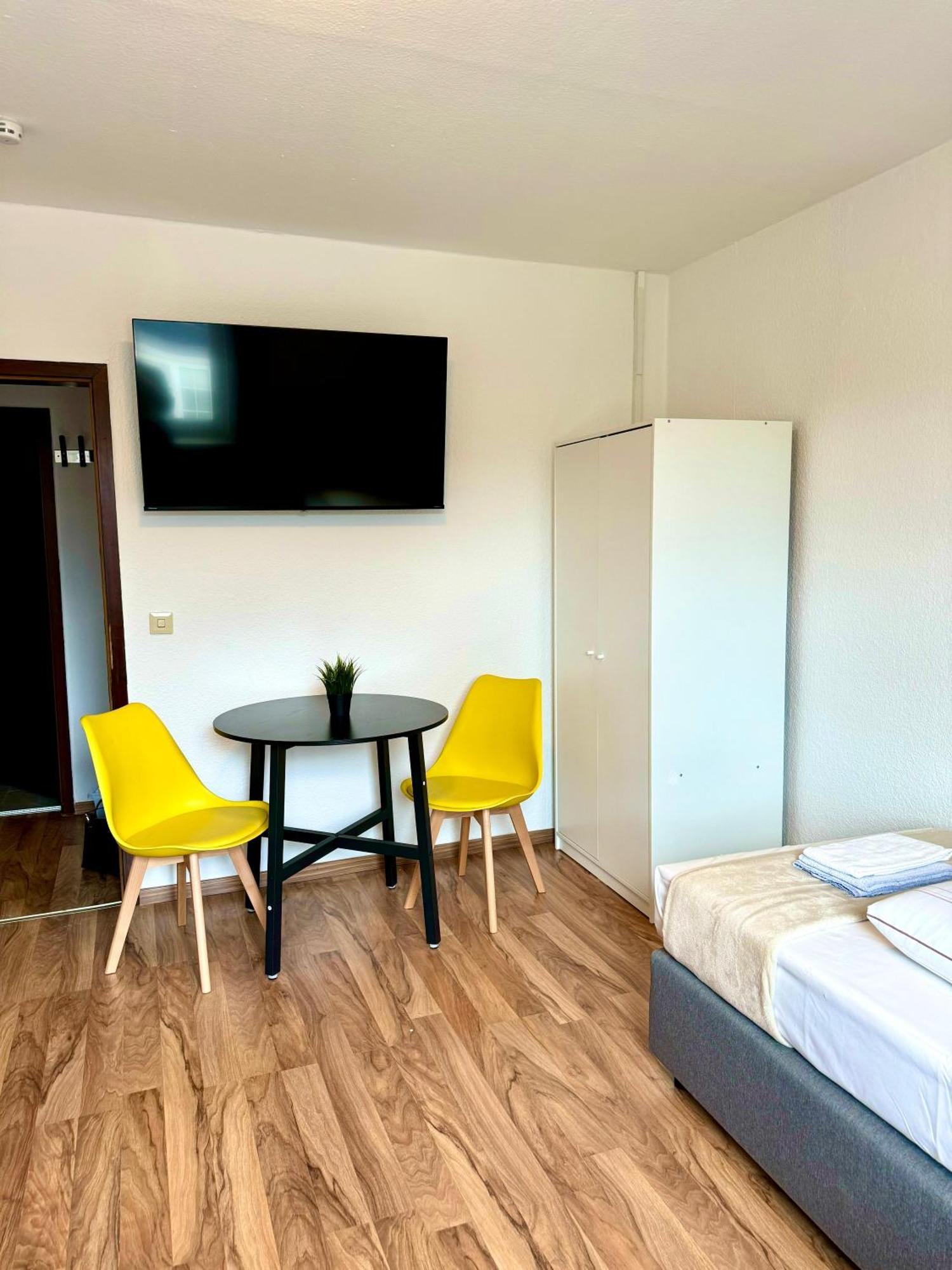 Apartment Monteurwohnungen Naehe Holsten Galerie *